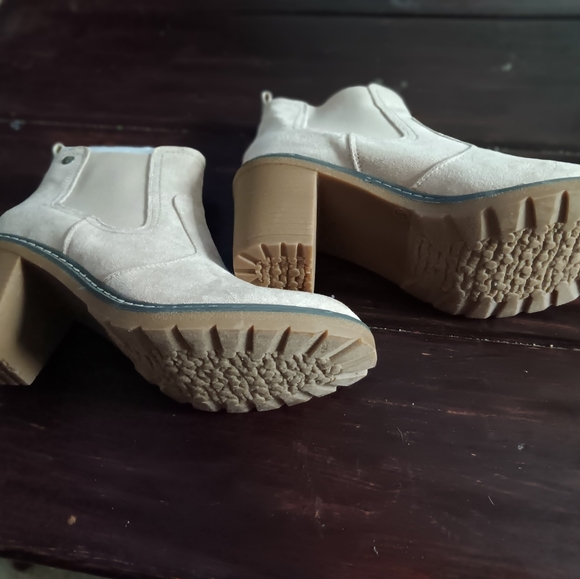 Corky's Booties  Size 11 - Picture 2 of 2